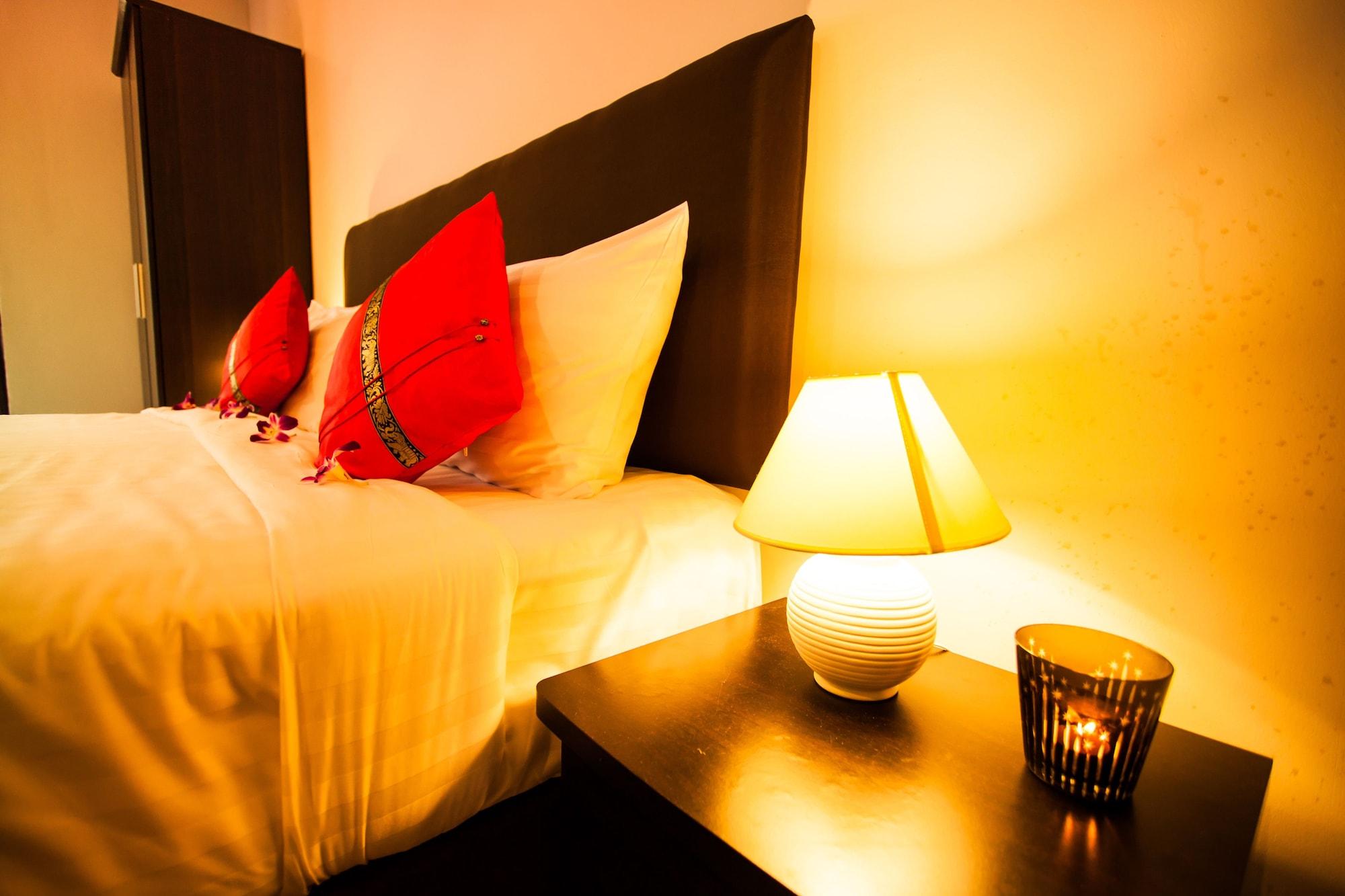 Only Blue Hotel Patong 外观 照片