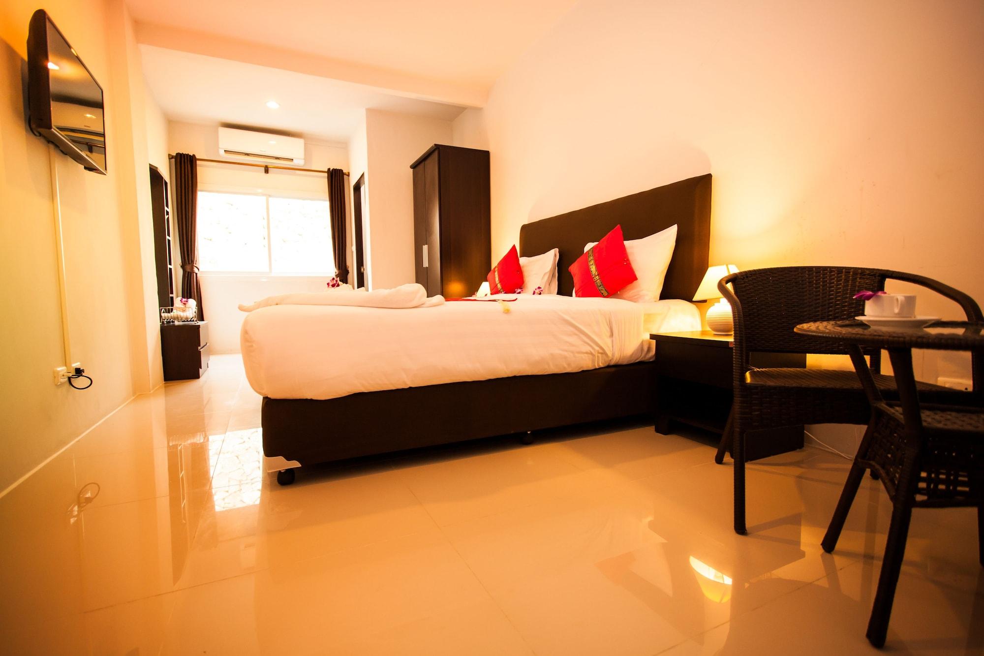 Only Blue Hotel Patong 外观 照片