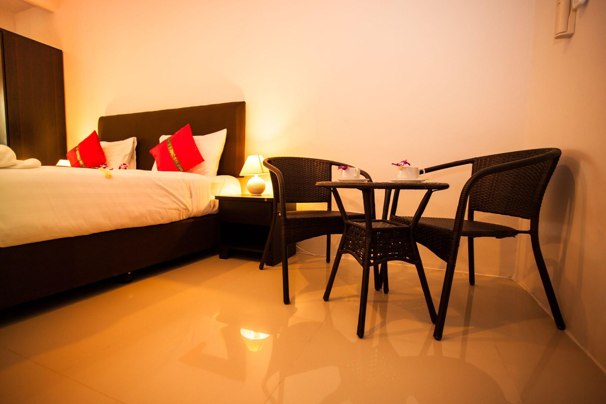 Only Blue Hotel Patong 外观 照片