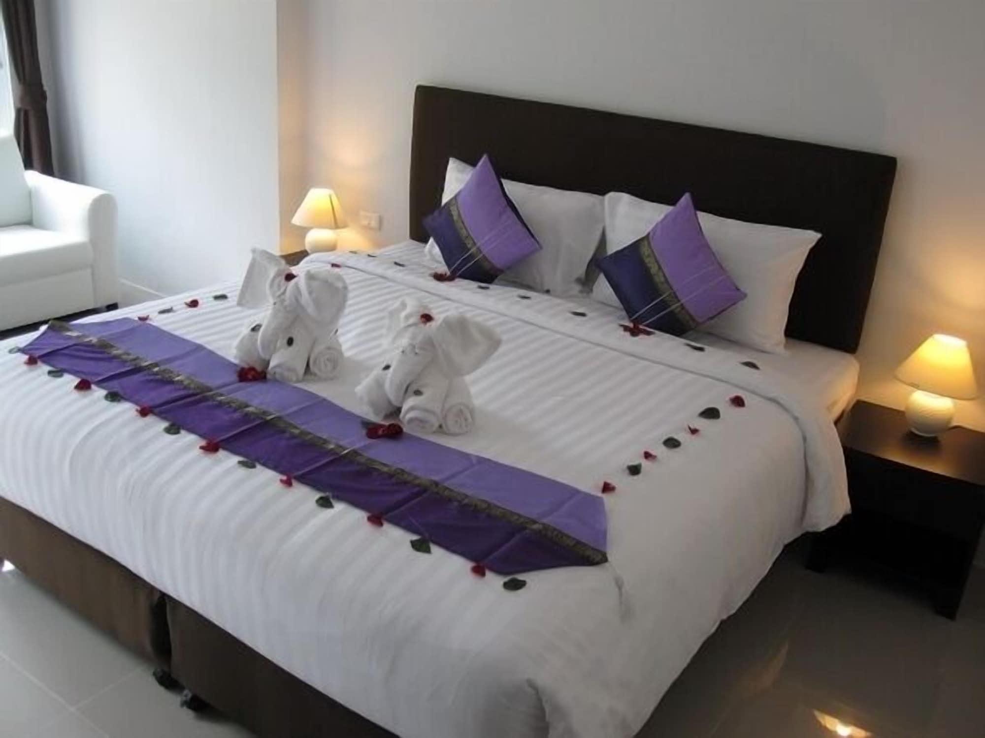 Only Blue Hotel Patong 外观 照片
