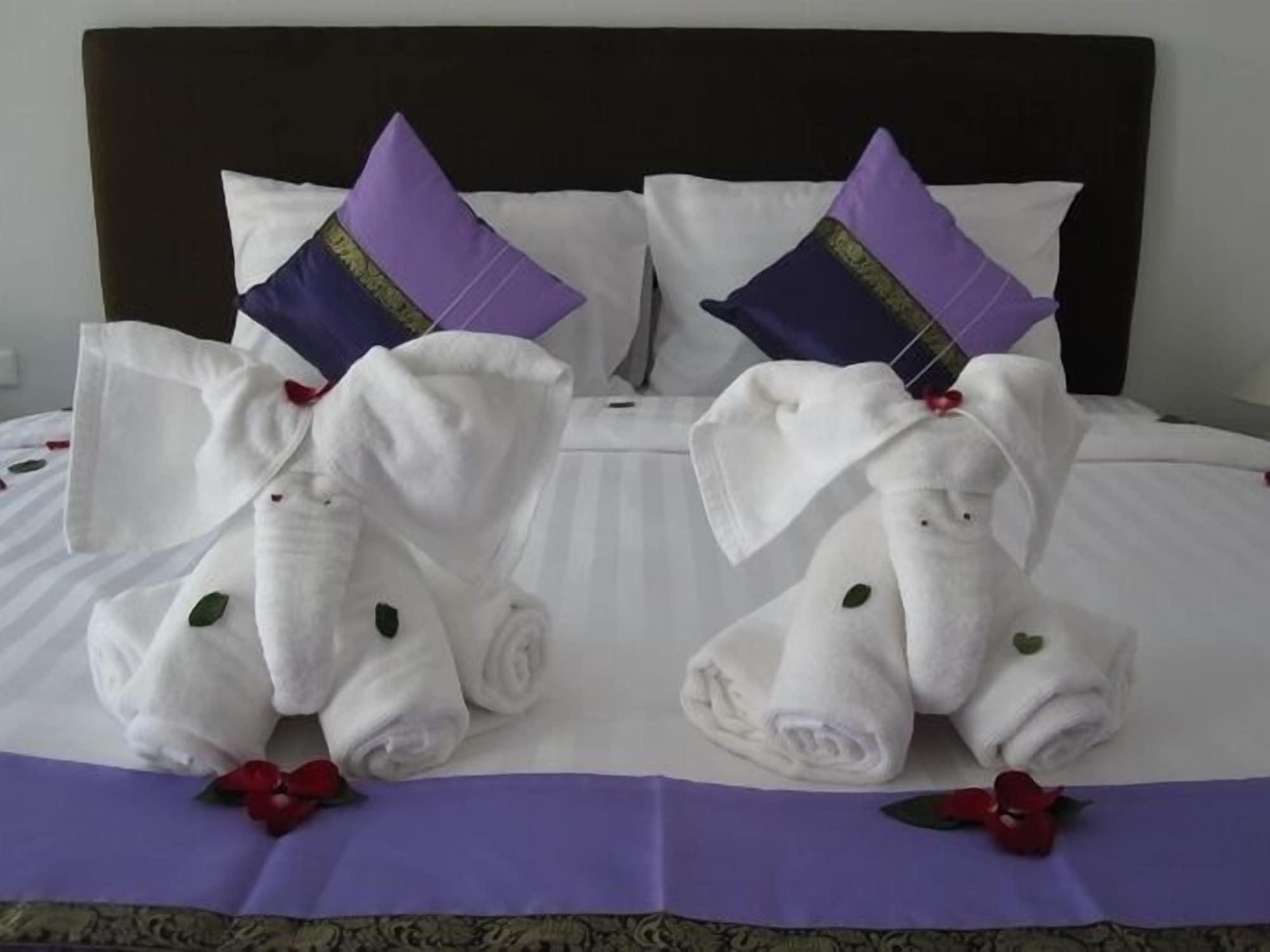 Only Blue Hotel Patong 外观 照片